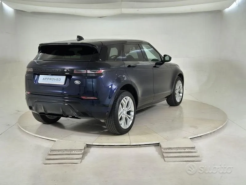Land Rover Range Rover Evoque 2023 photo 2