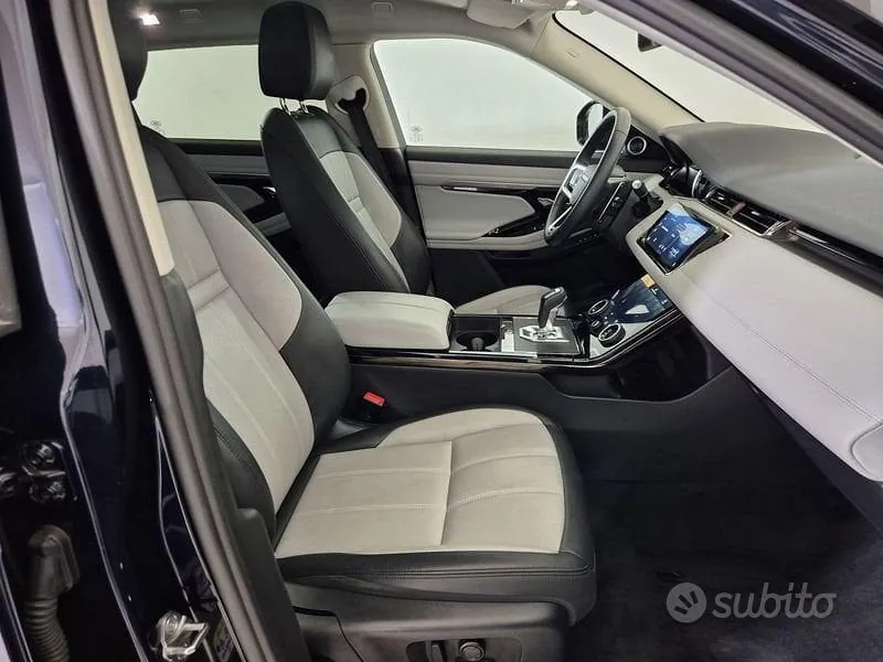 Land Rover Range Rover Evoque 2023 photo 3