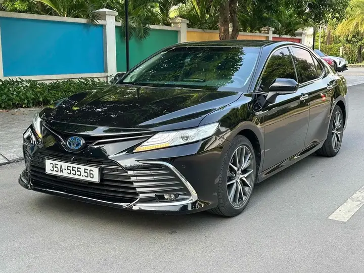 Toyota Camry 2023 photo 2