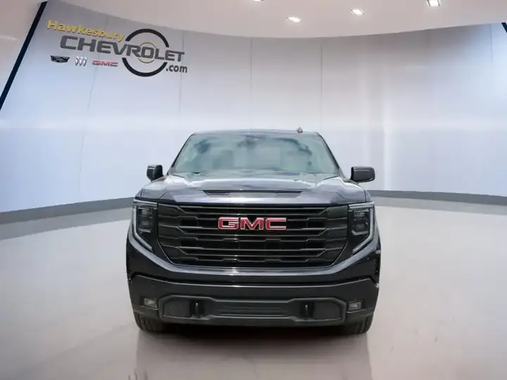 GMC Sierra 1500 2026 photo 2