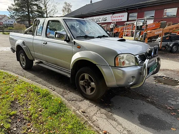 Nissan King Cab 2004 photo 3