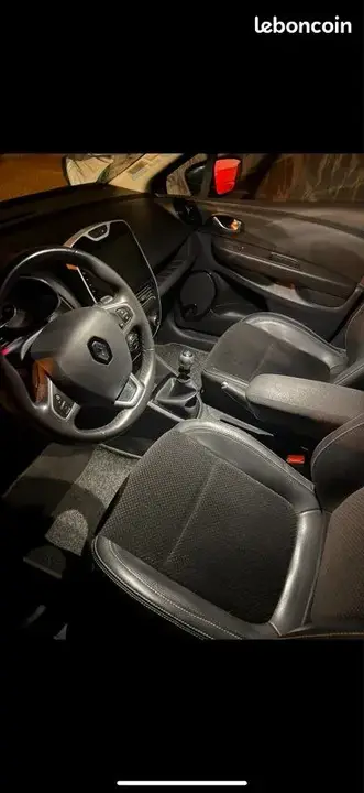 Renault Clio 2016 photo 2
