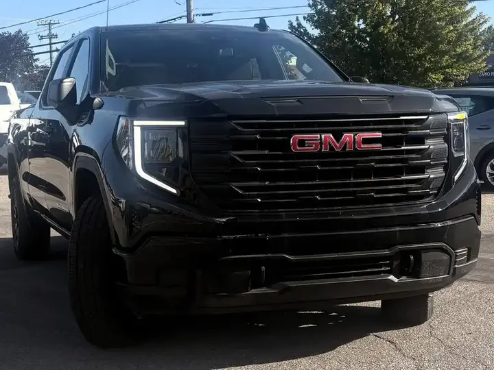 GMC Sierra 1500 2026 photo 2