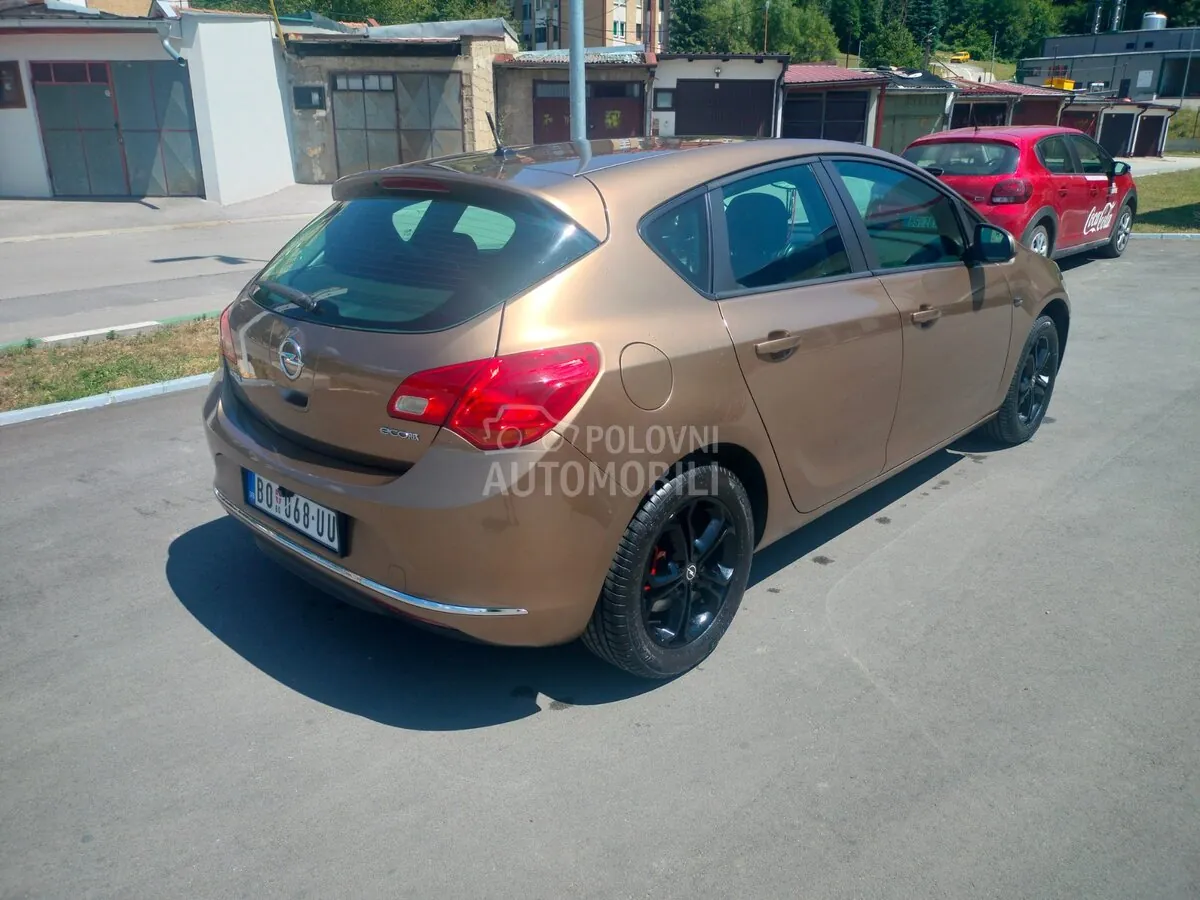 Opel Astra 2014 photo 4