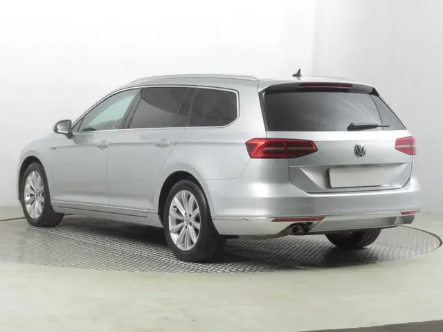 Volkswagen Passat Variant 2017 photo 3