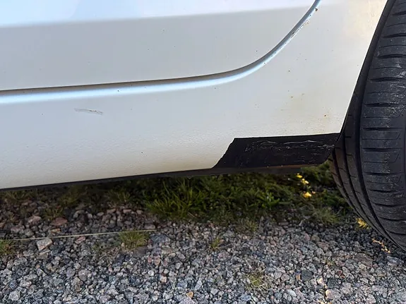 Suzuki Swift 2011 photo 2