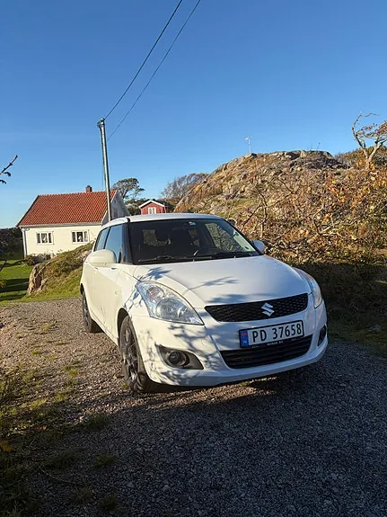 Suzuki Swift 2011 photo 4