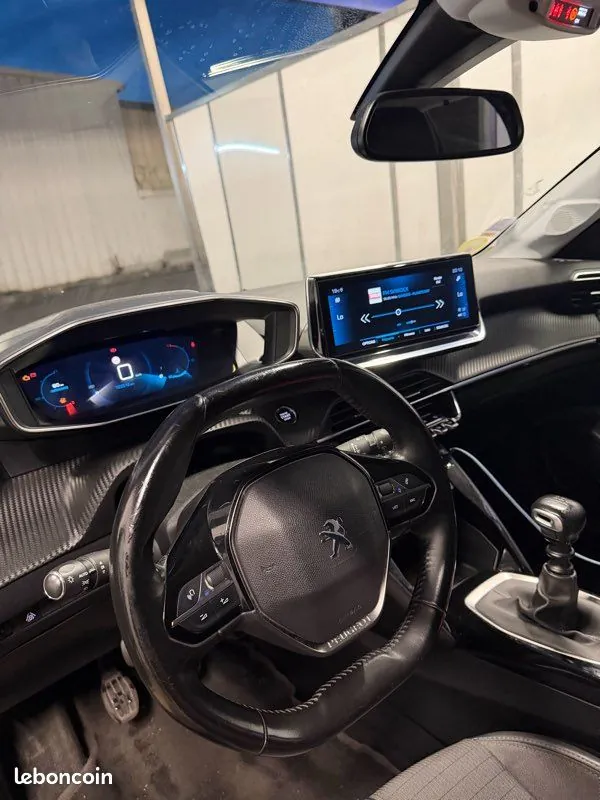 Peugeot 208 2020 photo 3