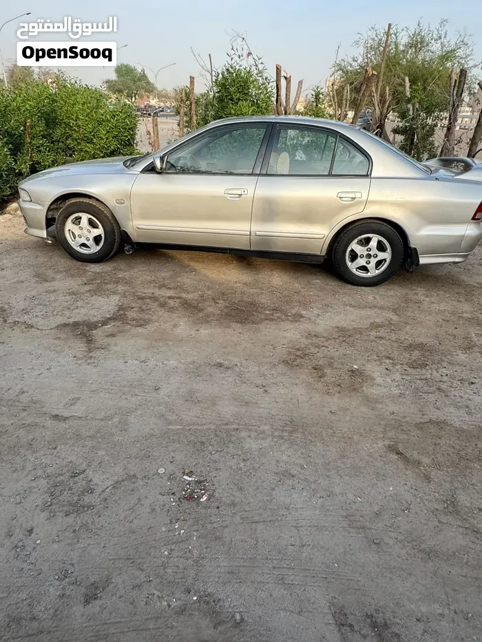 Mitsubishi Galant 2004 photo 2