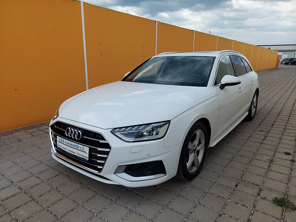 Audi A4 2022 photo 2