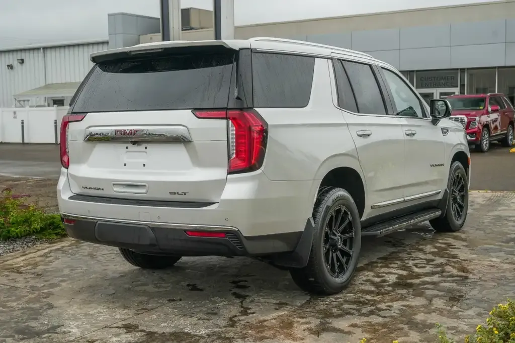 GMC Yukon 2022 photo 2