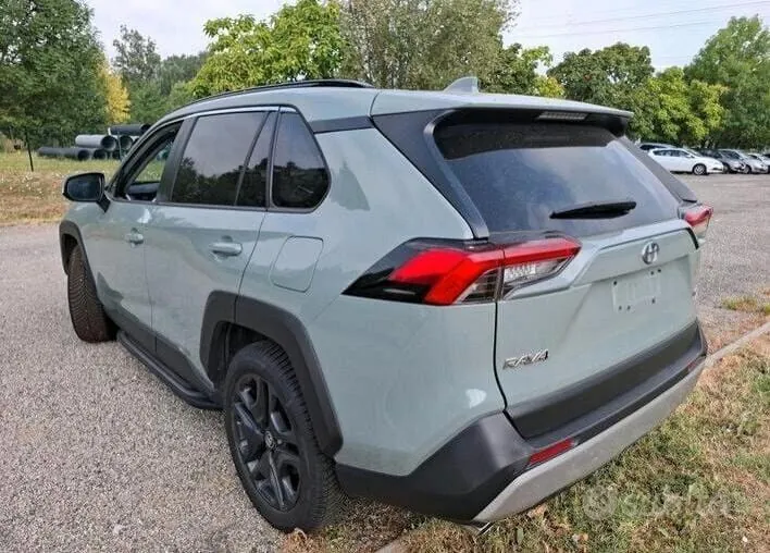 Toyota Rav4 2023 photo 3