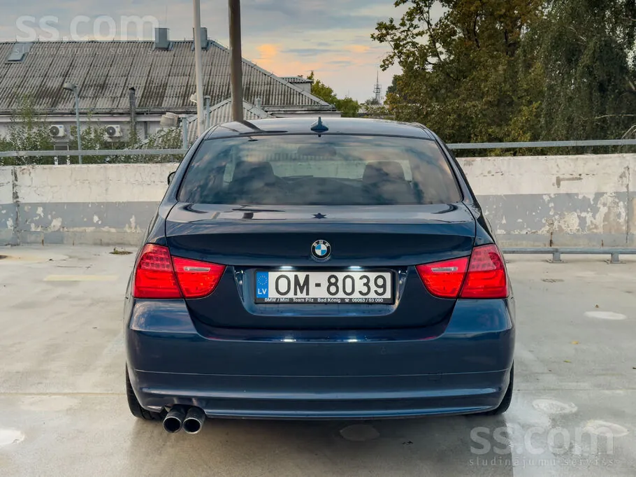 BMW 330 2010 photo 5