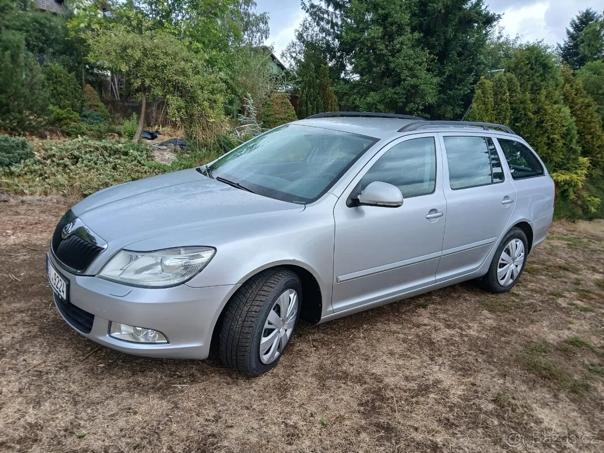 Skoda Octavia 2012 photo 2