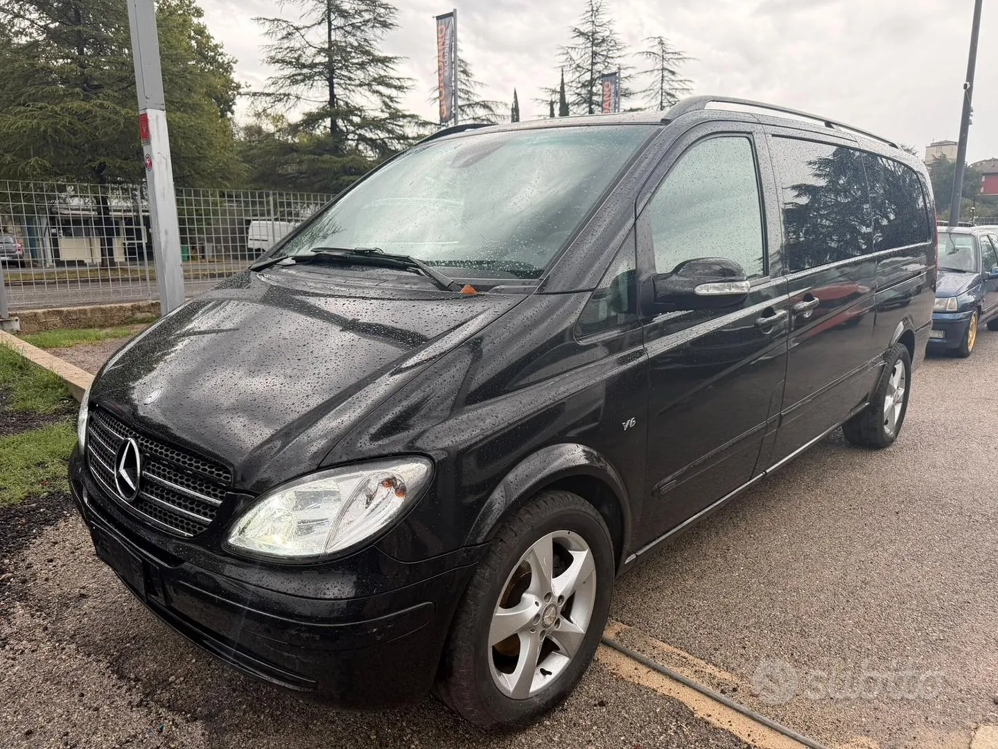 Mercedes-Benz Viano 2009 photo 2