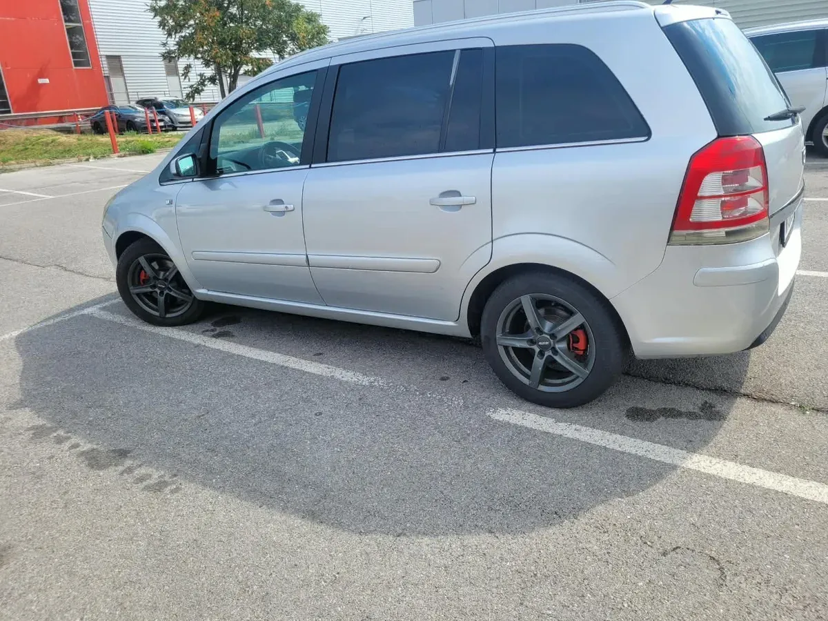 Opel Zafira 2008 photo 2