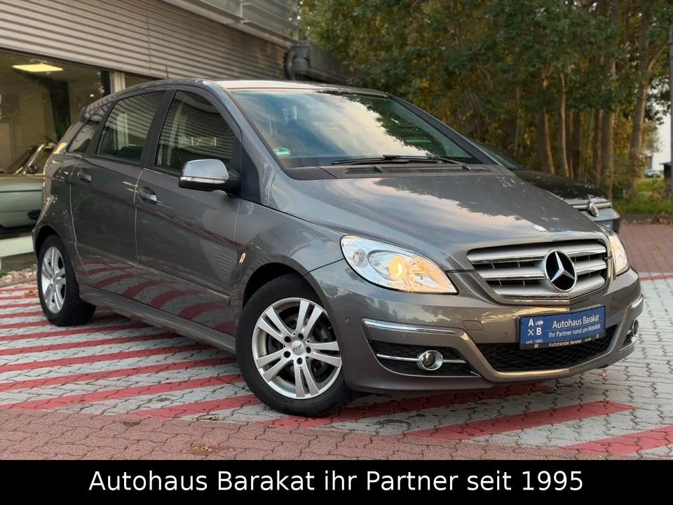 Mercedes-Benz B 180