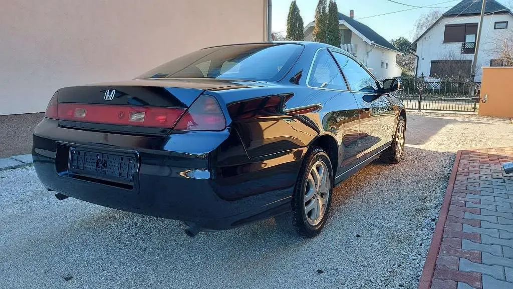 Honda Accord 2002 photo 2