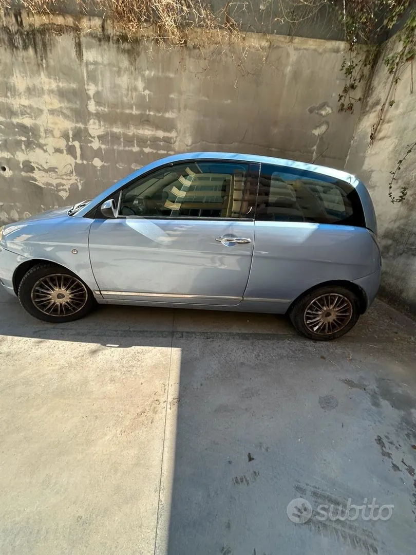 Lancia Ypsilon