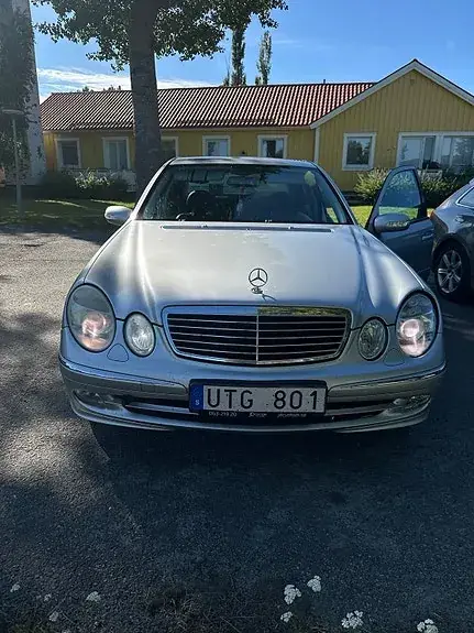 Mercedes-Benz E240 2004 photo 3