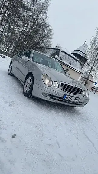 Mercedes-Benz E240 2004 photo 2