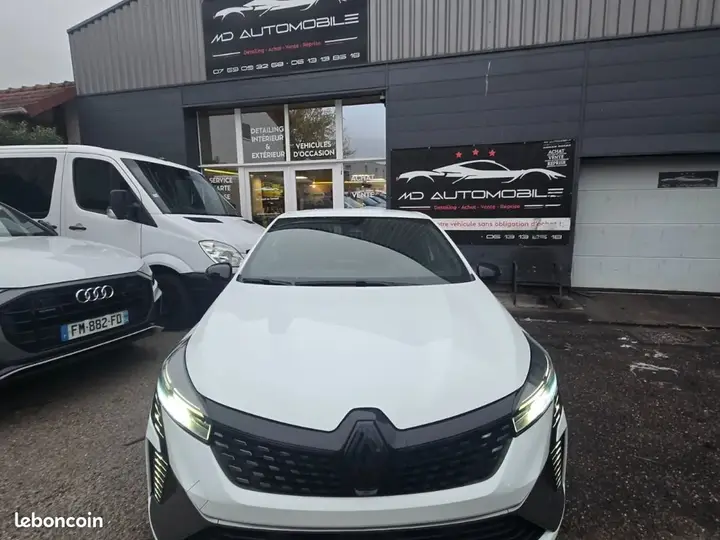 Renault Clio 2024 photo 2