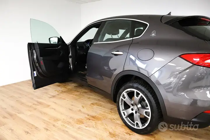 Maserati Levante 2018 photo 4