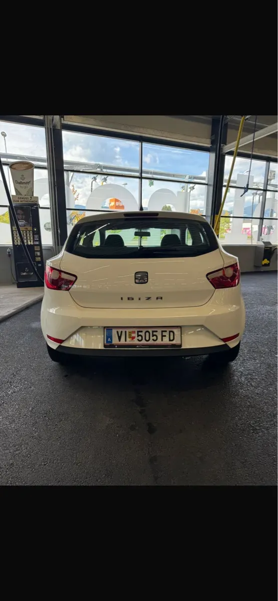 Seat Ibiza 2012 photo 3