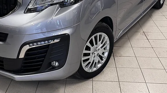 Peugeot E-Traveller 2022 photo 3