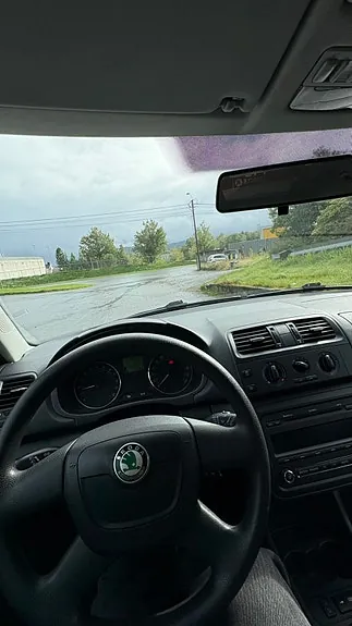 Skoda Fabia 2011 photo 3
