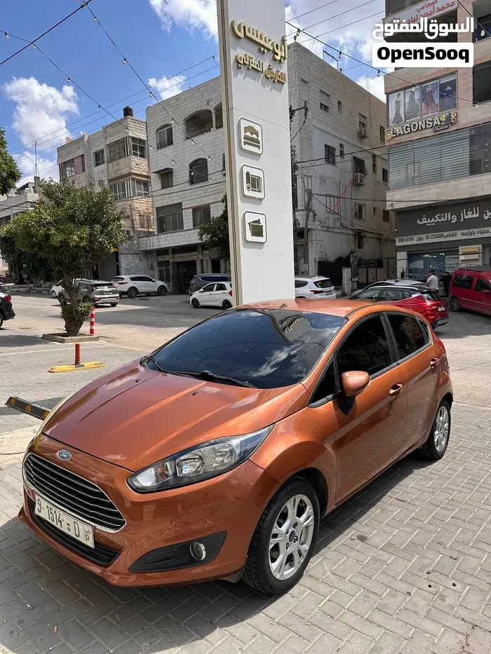 Ford Fiesta 2015 photo 2
