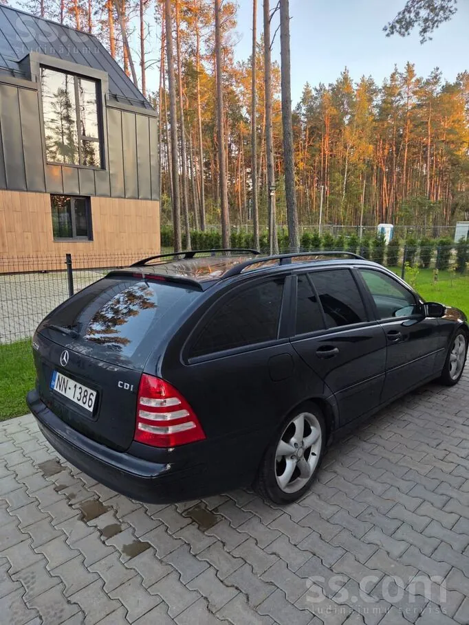 Mercedes-Benz C220 2007 photo 2