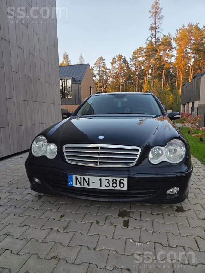 Mercedes-Benz C220