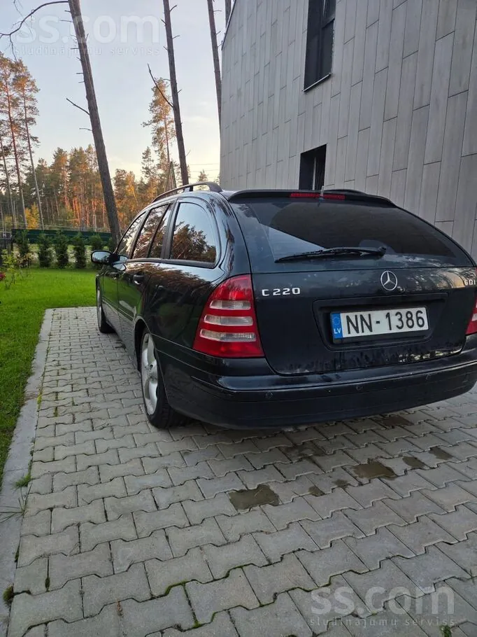 Mercedes-Benz C220 2007 photo 4