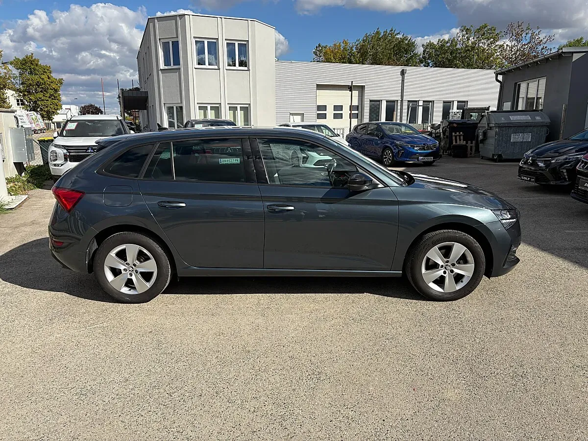 Skoda Scala 2021 photo 2