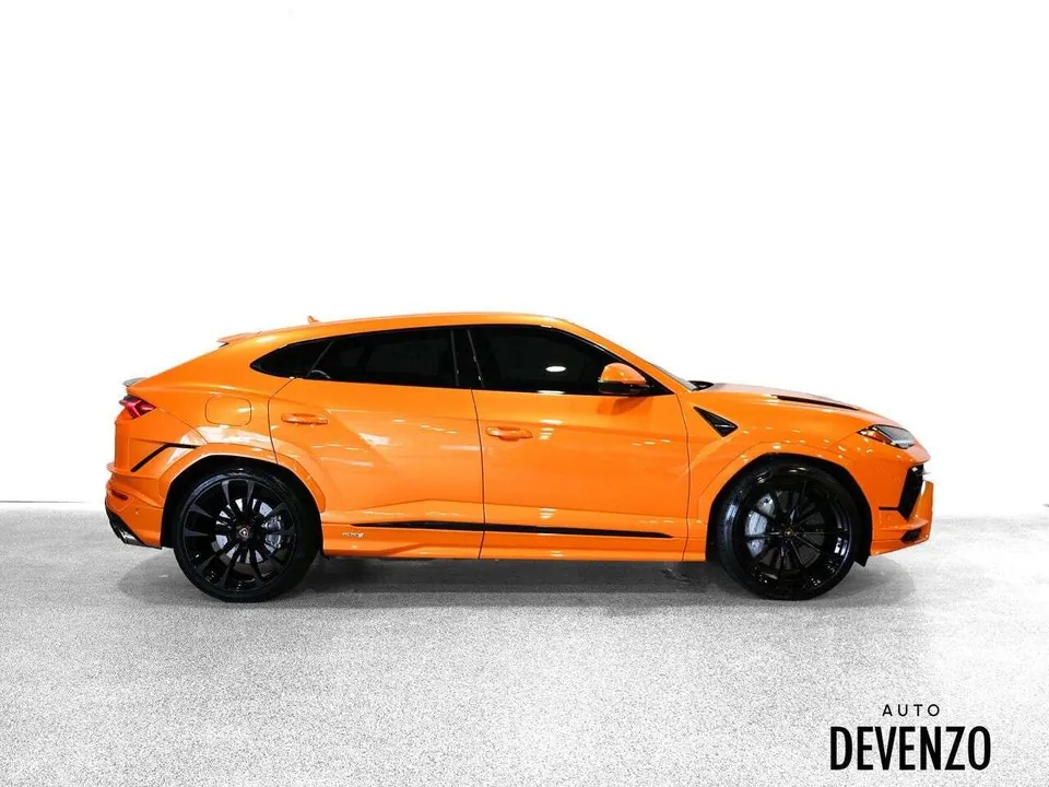 Lamborghini Urus 2024 photo 2