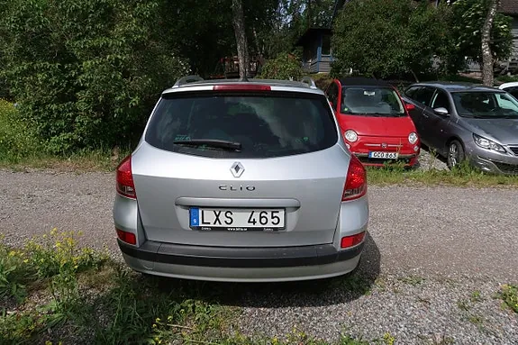 Renault Clio 2011 photo 4