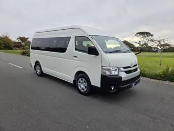 Toyota Hiace 2021 photo 2