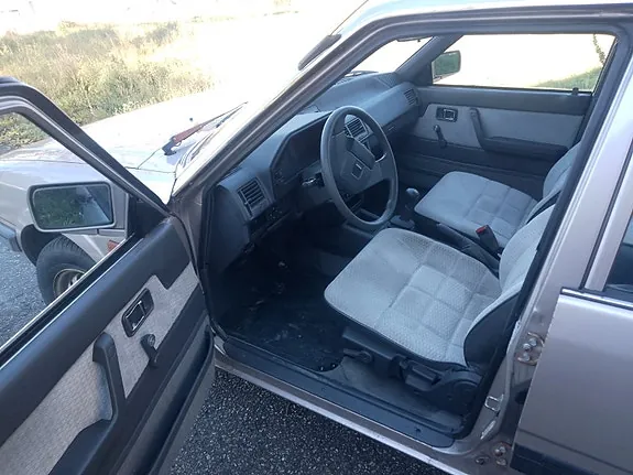Mazda 626 1987 photo 3