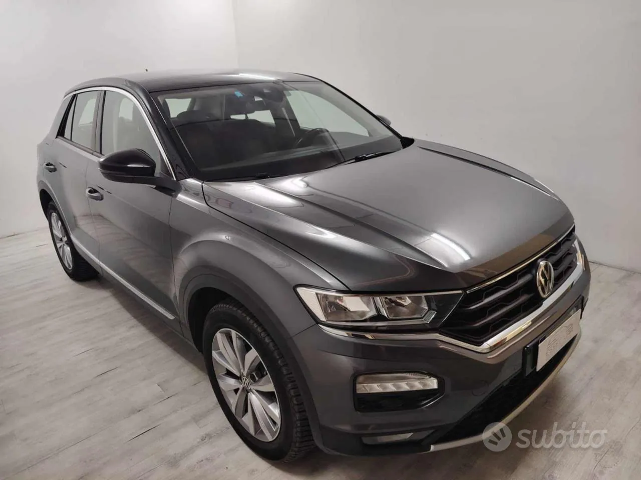 Volkswagen T-Roc 2018 photo 2