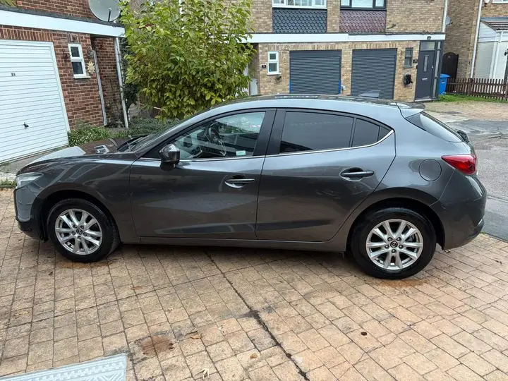Mazda Mazda3 2017 photo 3