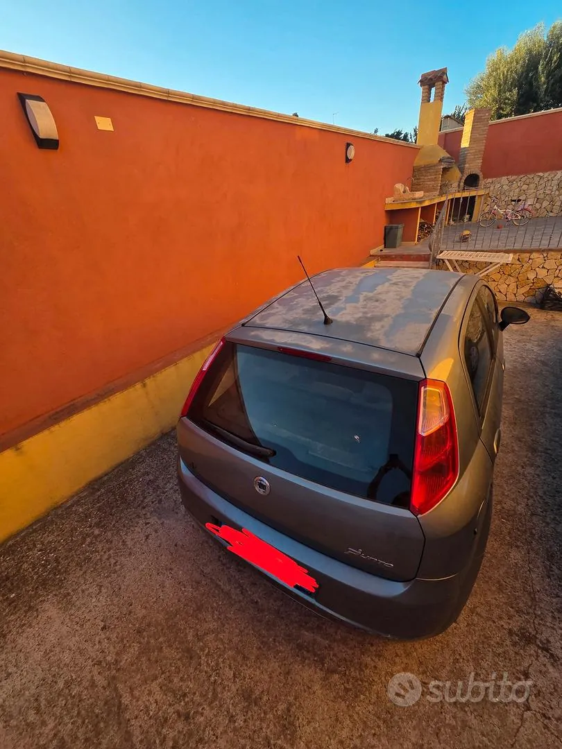 Fiat Grande Punto 2011 photo 5
