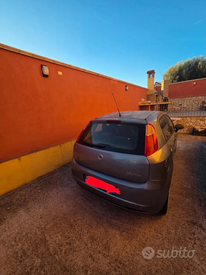 Fiat Grande Punto 2011 photo 4