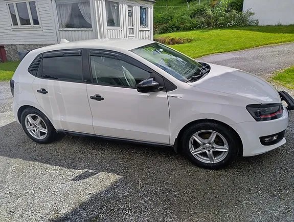Volkswagen Polo 2010 photo 2