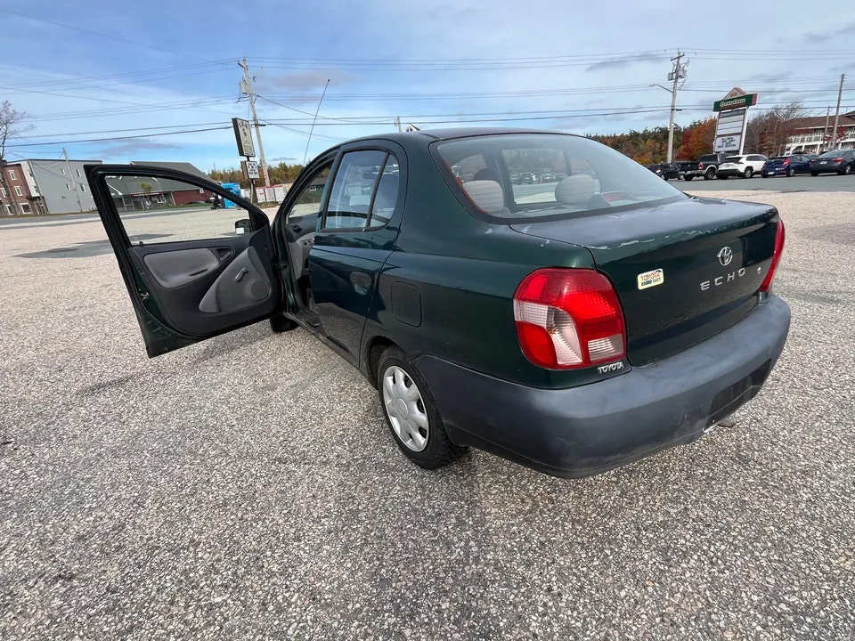 Toyota Echo 2002 photo 3