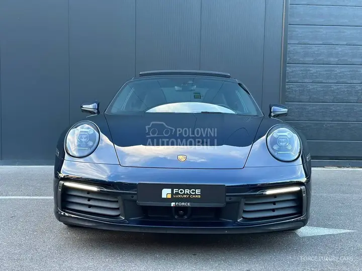 Porsche 911 2021 photo 2