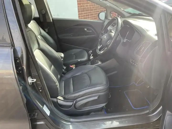 Kia Rio 2015 photo 4