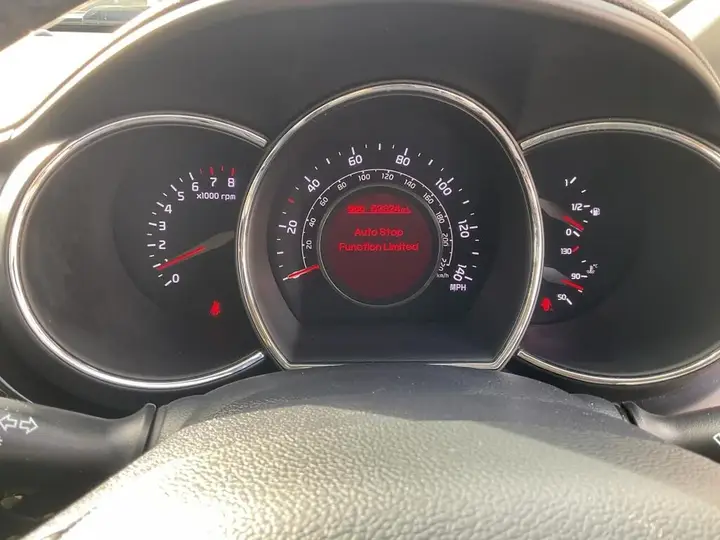 Kia Rio 2015 photo 5