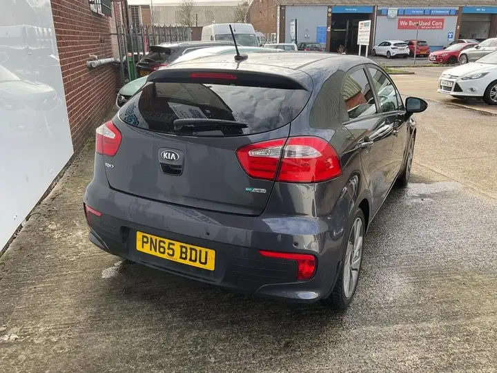 Kia Rio 2015 photo 3