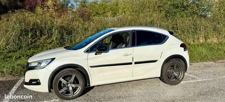 DS Automobiles Ds 4